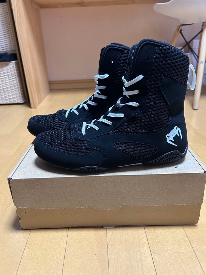 VENUM ボクシングシューズ 新古品