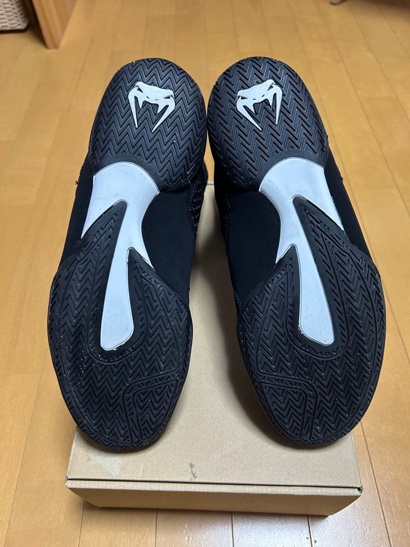 VENUM ボクシングシューズ 新古品