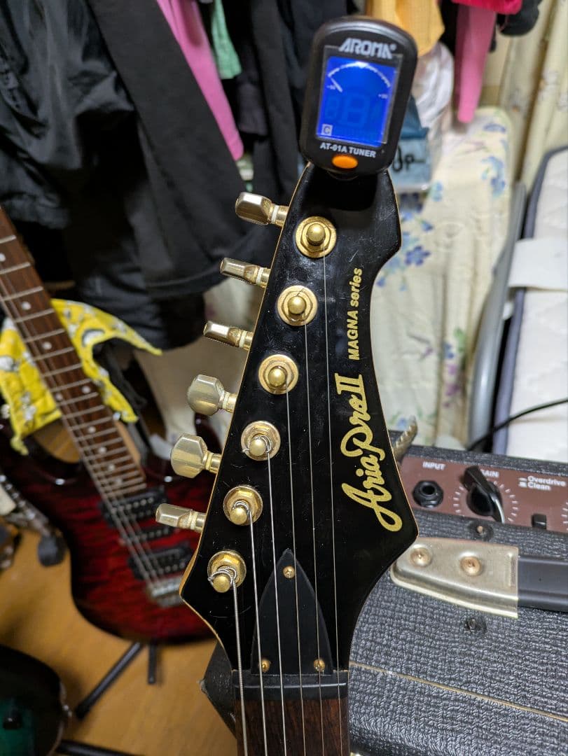 ARIAPROII黒いMAGシリーズ♫ストラトタイプエレキギター♫