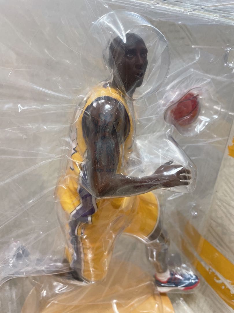 激レア　特大サイズ　コービー・ブライアント　フィギュア　NBA