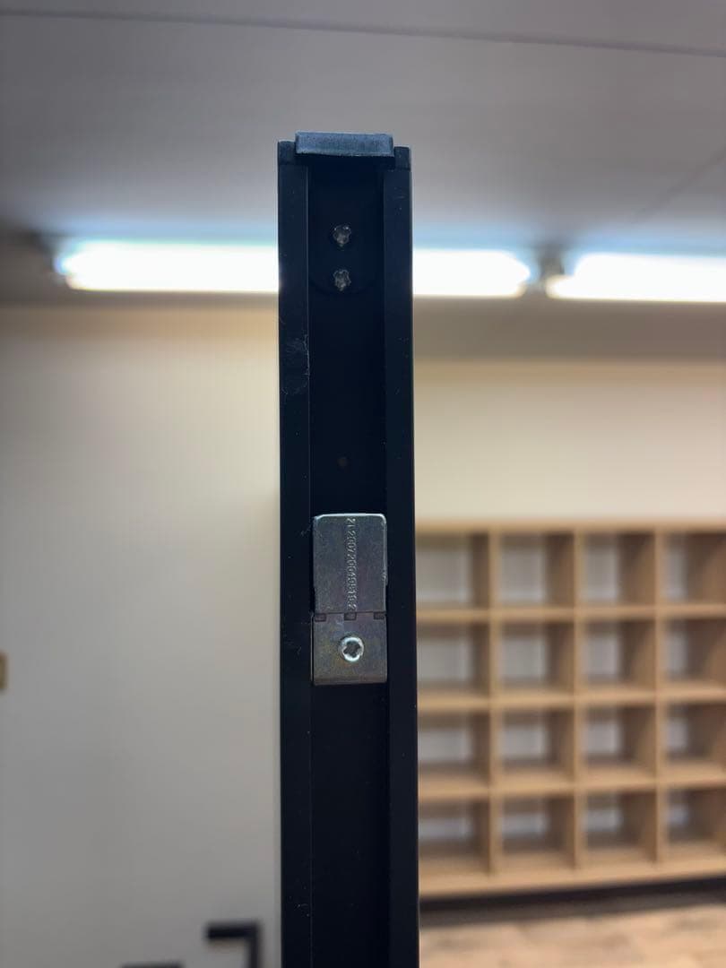 パーティション ホワイトオーク調 黒枠 脚付 幅140 x 高180