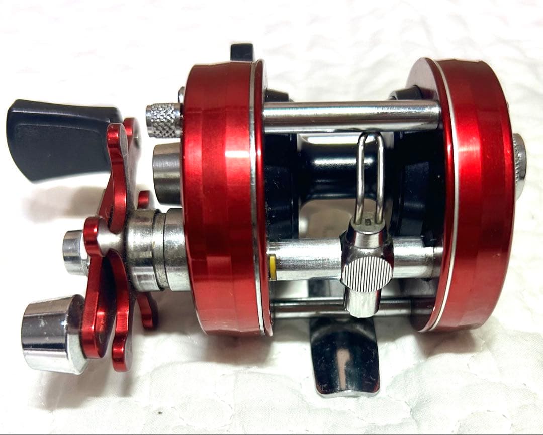 アブガルシア　アンバサダー　1500c レッド