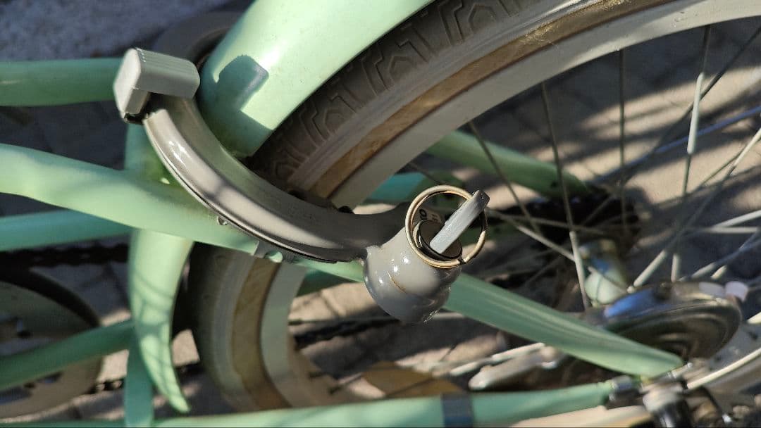 子供用自転車20インチ ビーチクルーザー パステルグリーン 前カゴ、LEDライト