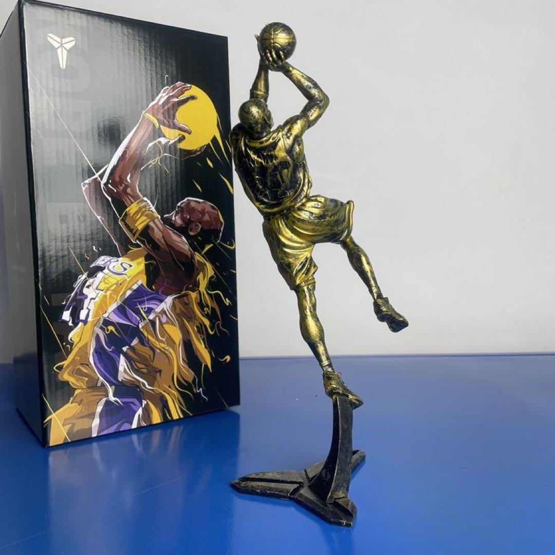 コービー・ブライアント　銅像　フィギュア　NBA 26センチ