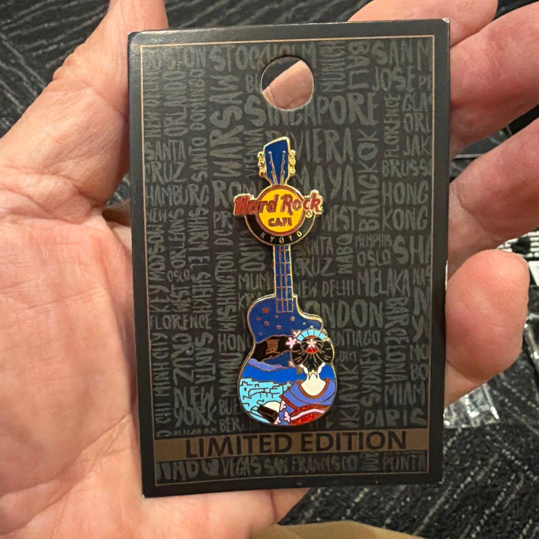 “Hard Rock CAFE”ピンバッジ(12点セット)