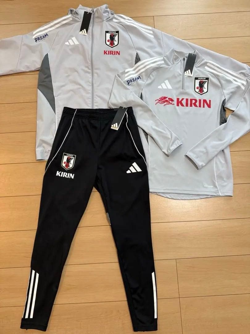 選手着用限定モデル サッカー日本代表　adidas ジャージセット 新品未着用