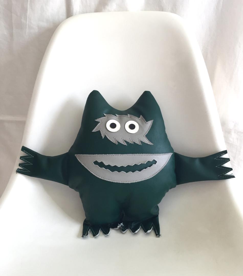 Uni Nauga ナウガ ドール Naugahyde monster