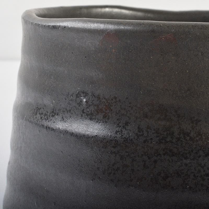 クレヨン7色　茶道具　瀬戸焼　瀬戸黒葵紋印　茶碗　時代箱付　M　R6810