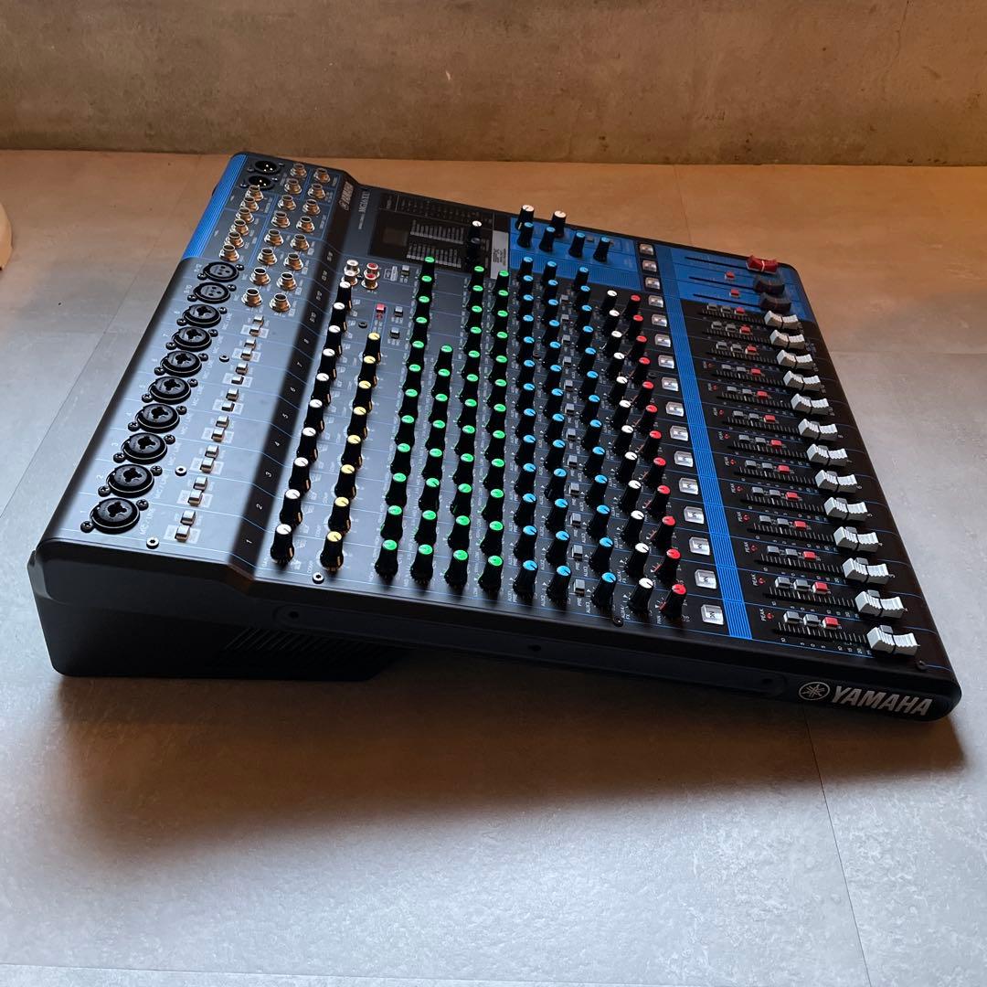 (月末特価)ラックマウント付き　YAMAHA MG16XU アナログミキサー