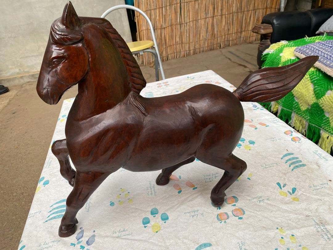 木製馬の彫刻 約50センチ×30センチ