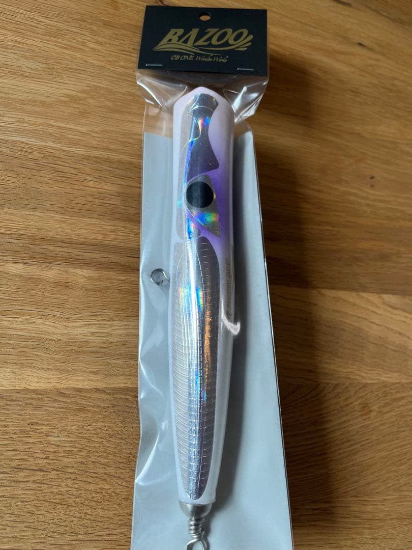 【新品未使用】バズー200 CBONE ケイムラカラー