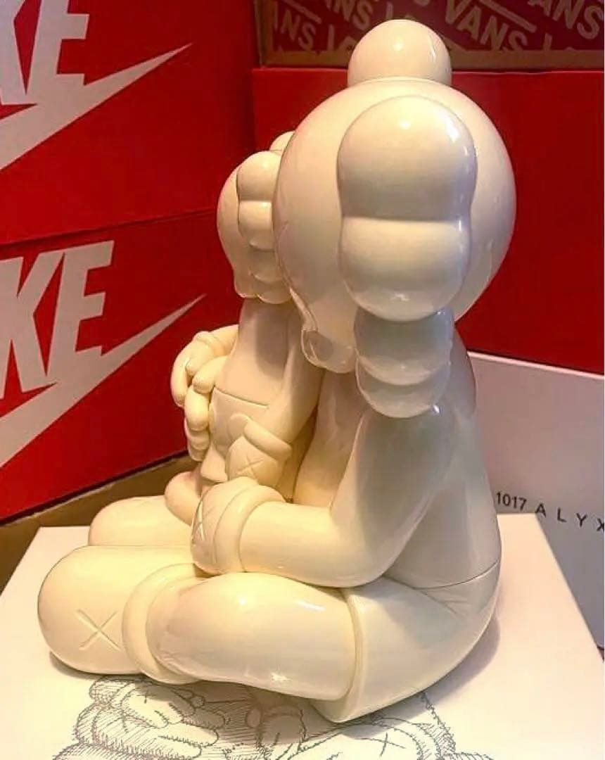 その他 KAWS HOLIDAY CHANGBAI MOUNTAIN FIGURE