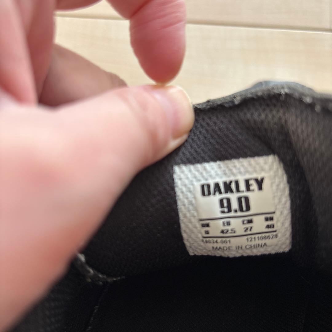 オークリーシューズ　ゴルフ　スパイクレス