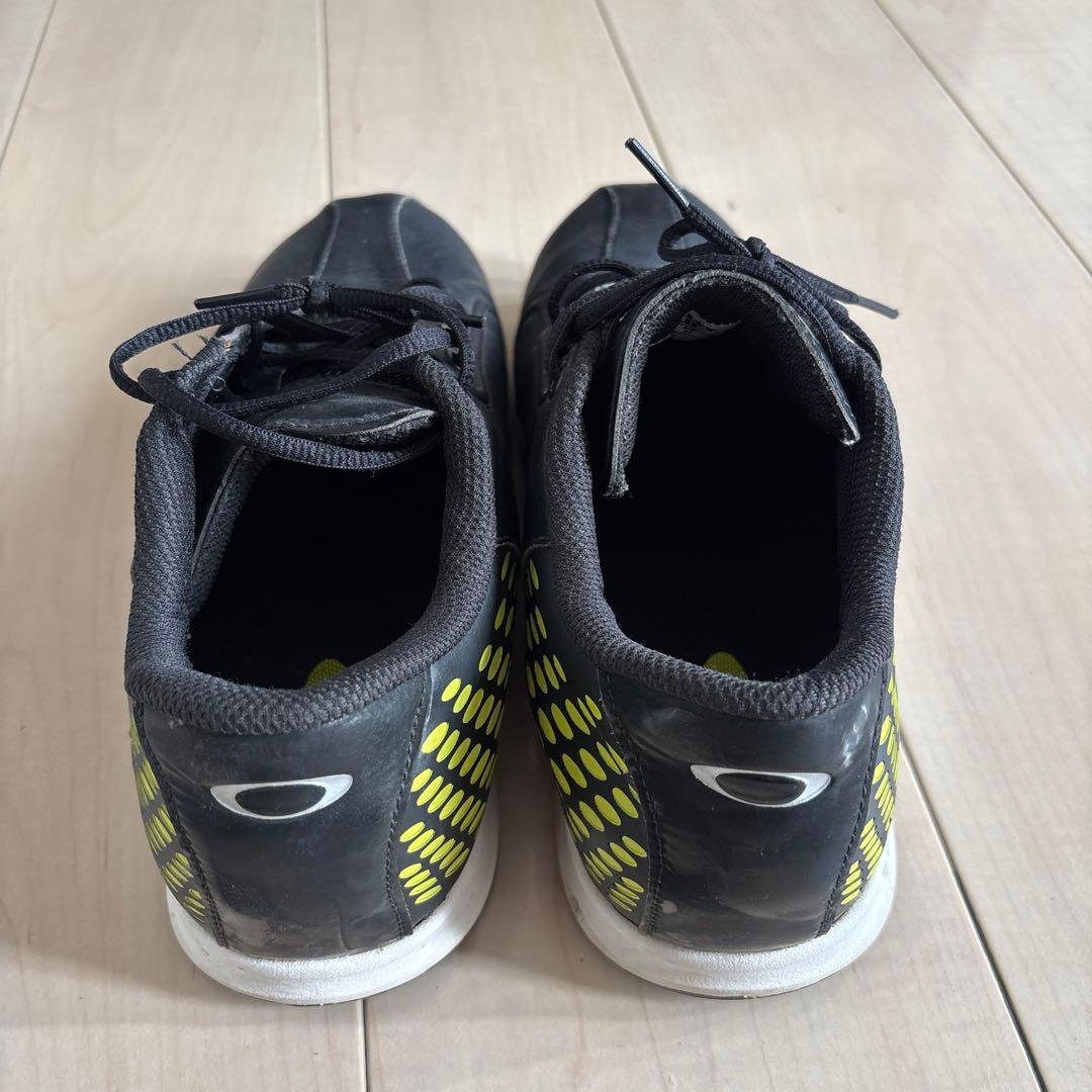 オークリーシューズ　ゴルフ　スパイクレス