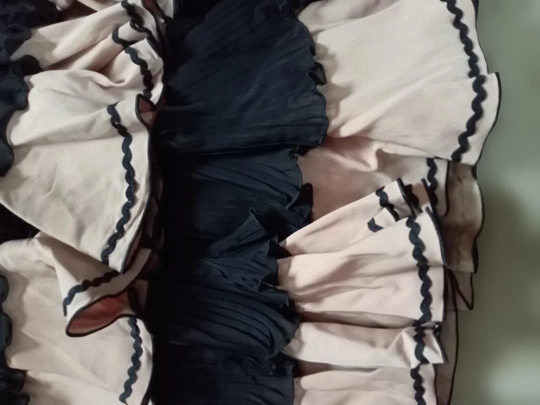 SONIA JOHNES フラメンコスカート ピンクベージュに黒の模様