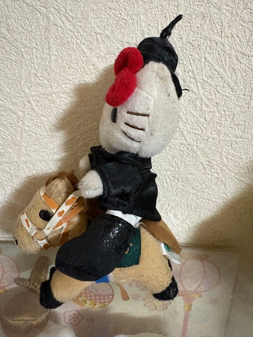 ハローキティ 乗馬クラブクレイン コラボマスコット