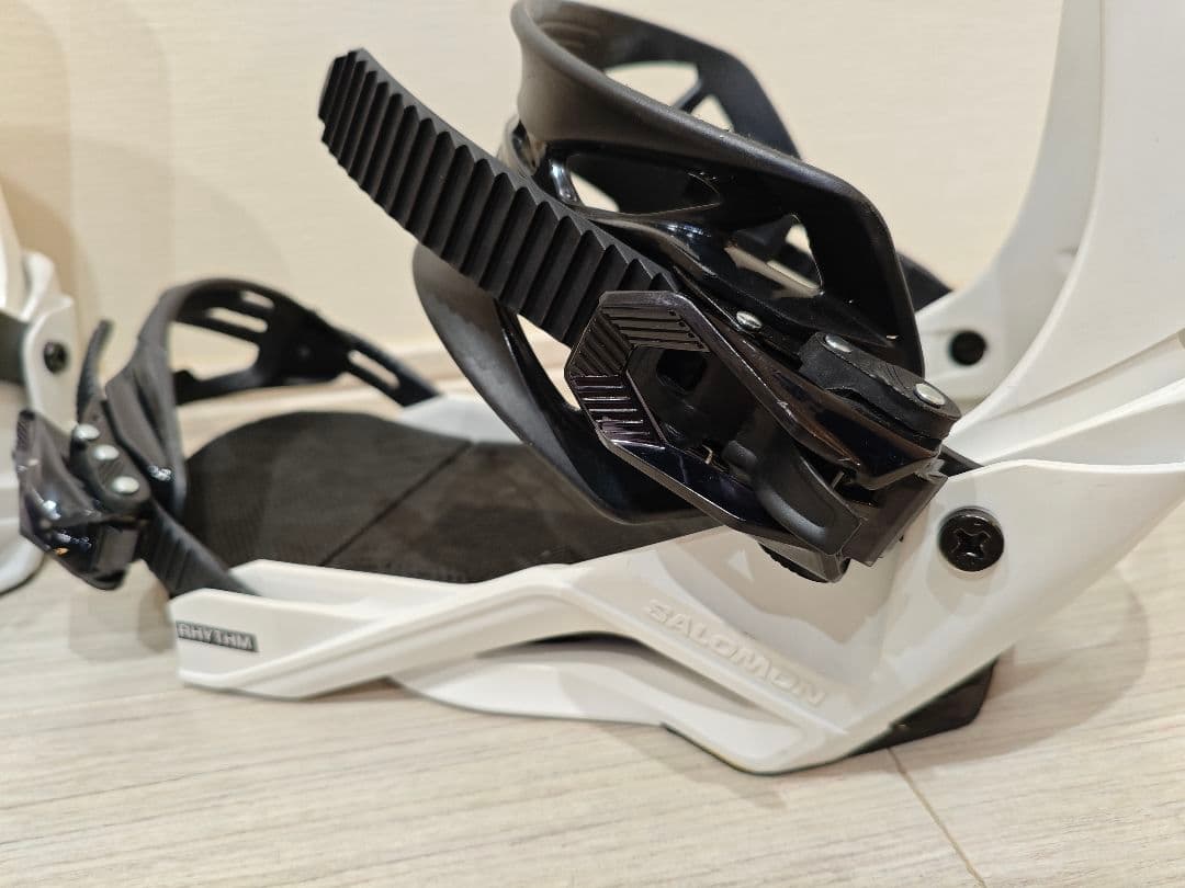 SALOMON RHYTHM Mスノーボードバインディング　ビンディング