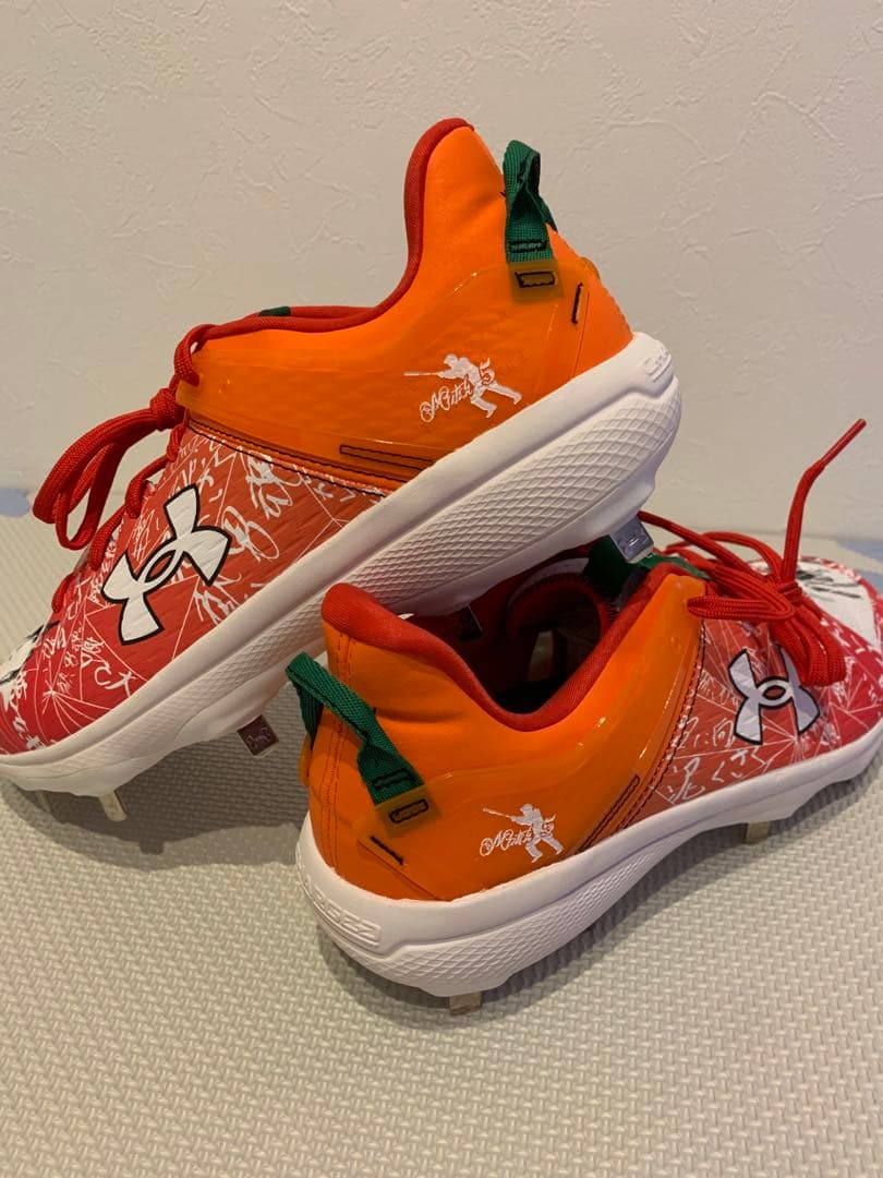 巨人　ソフトバンク　松田宣浩選手　アンダーアーマー サイン入りスパイク