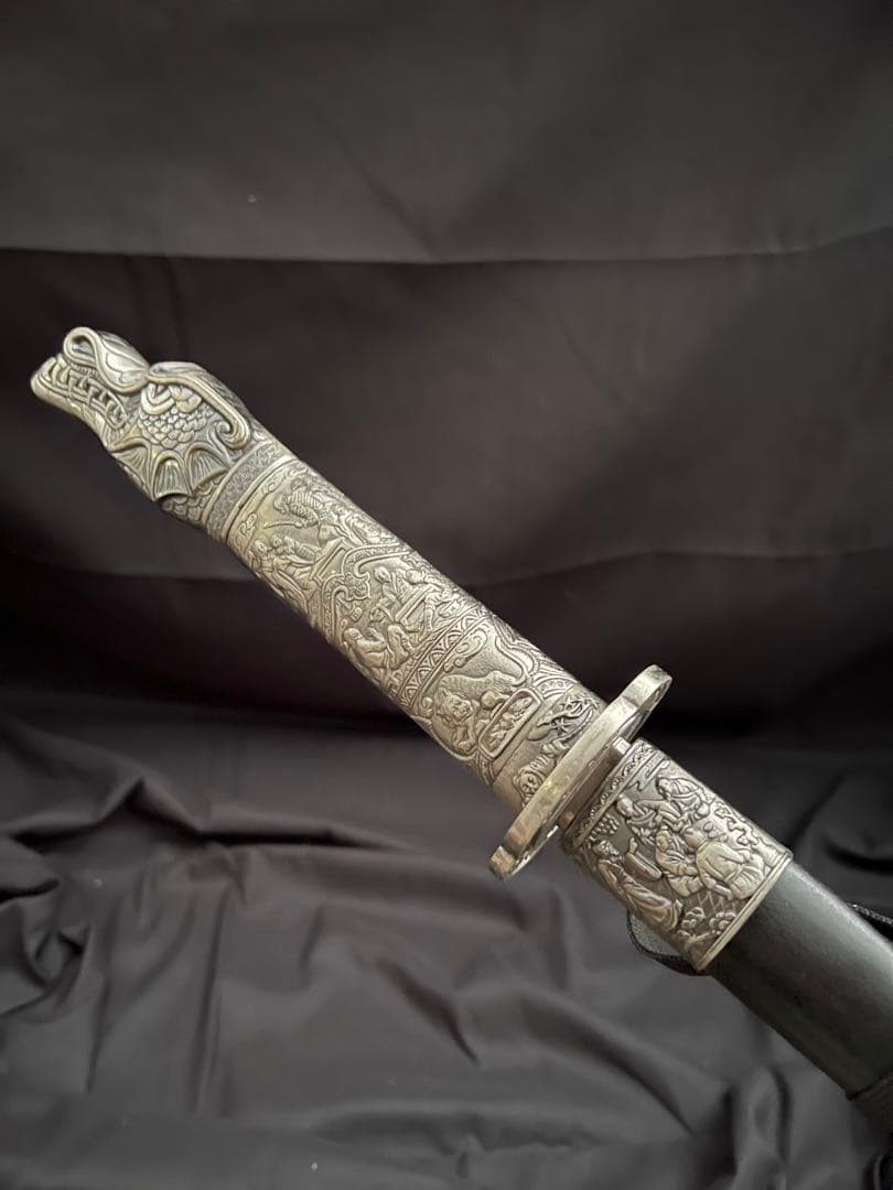 軍刀 龍頭模様銀柄　日本刀 模造刀 居合刀 武士道 鑑賞用 全長約82cm