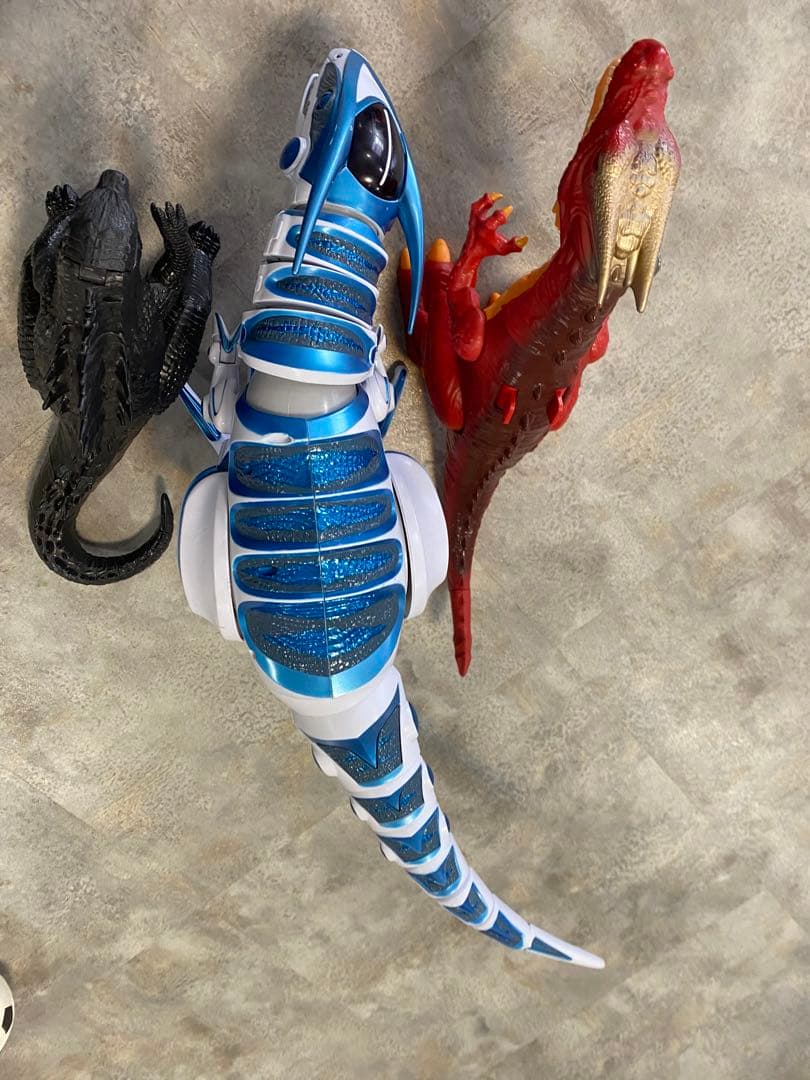 恐竜系　おもちゃ　3体　大きい