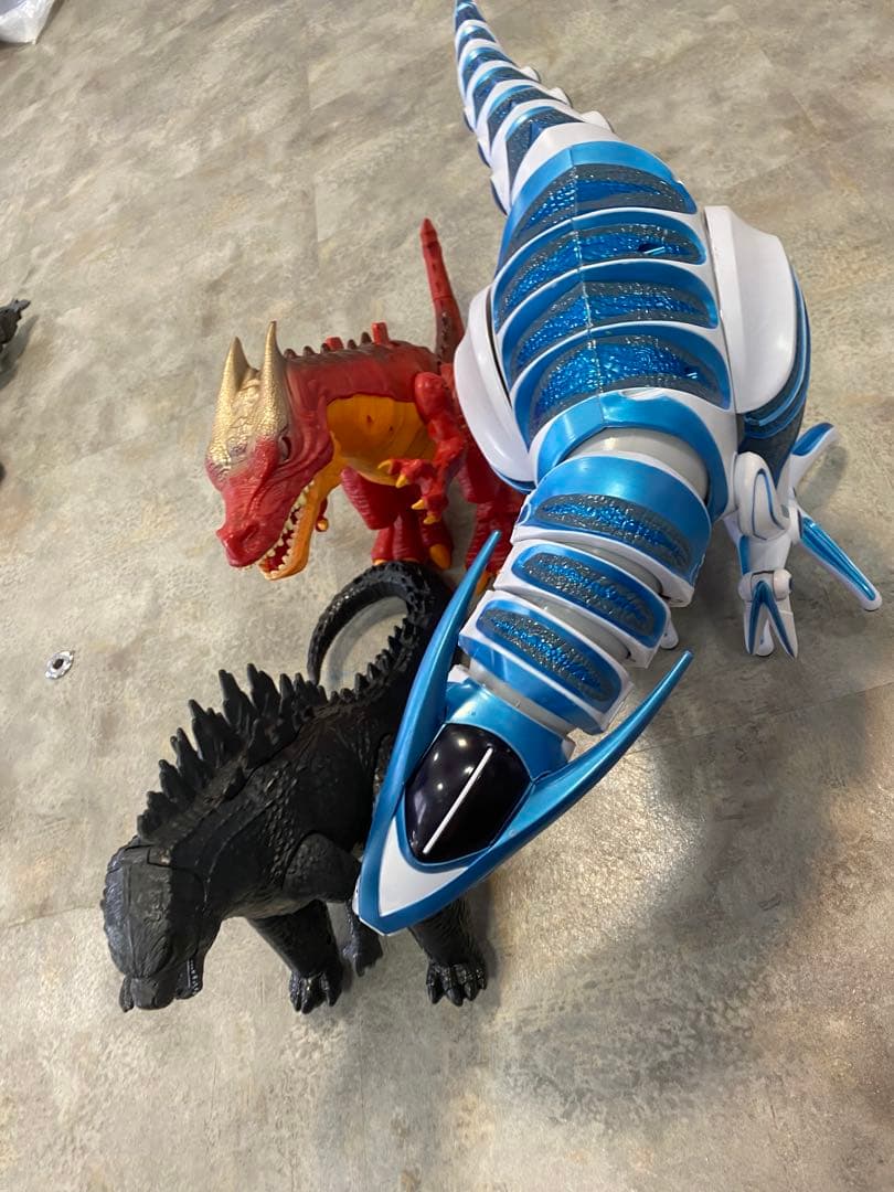 恐竜系　おもちゃ　3体　大きい