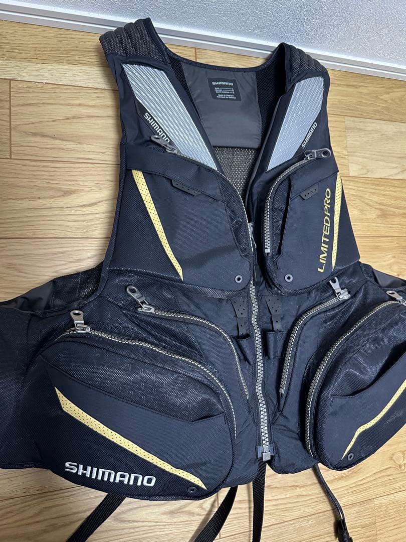 シマノ　リミテッドプロ　フローティングベスト　L