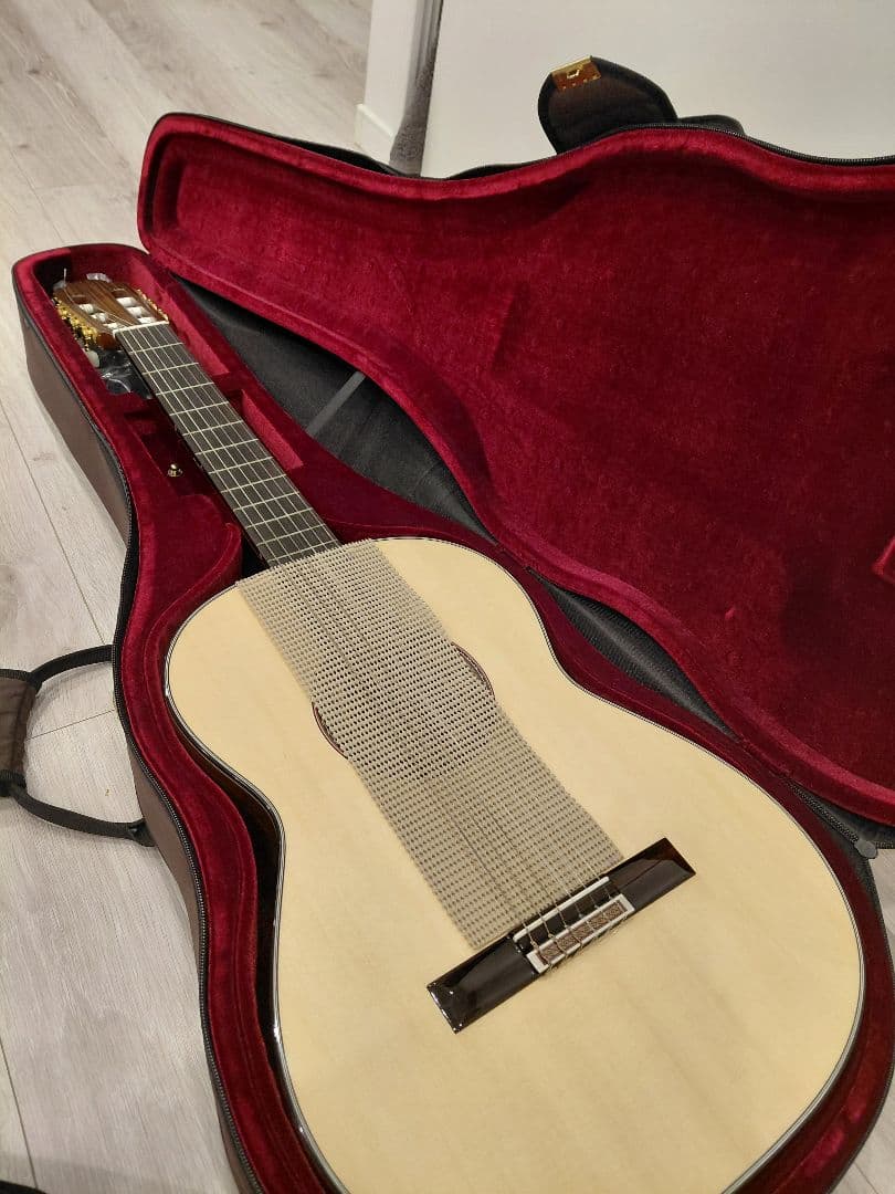 KODAIRA AST100 クラシックギター 日本製 小平ギター　ベーシュ