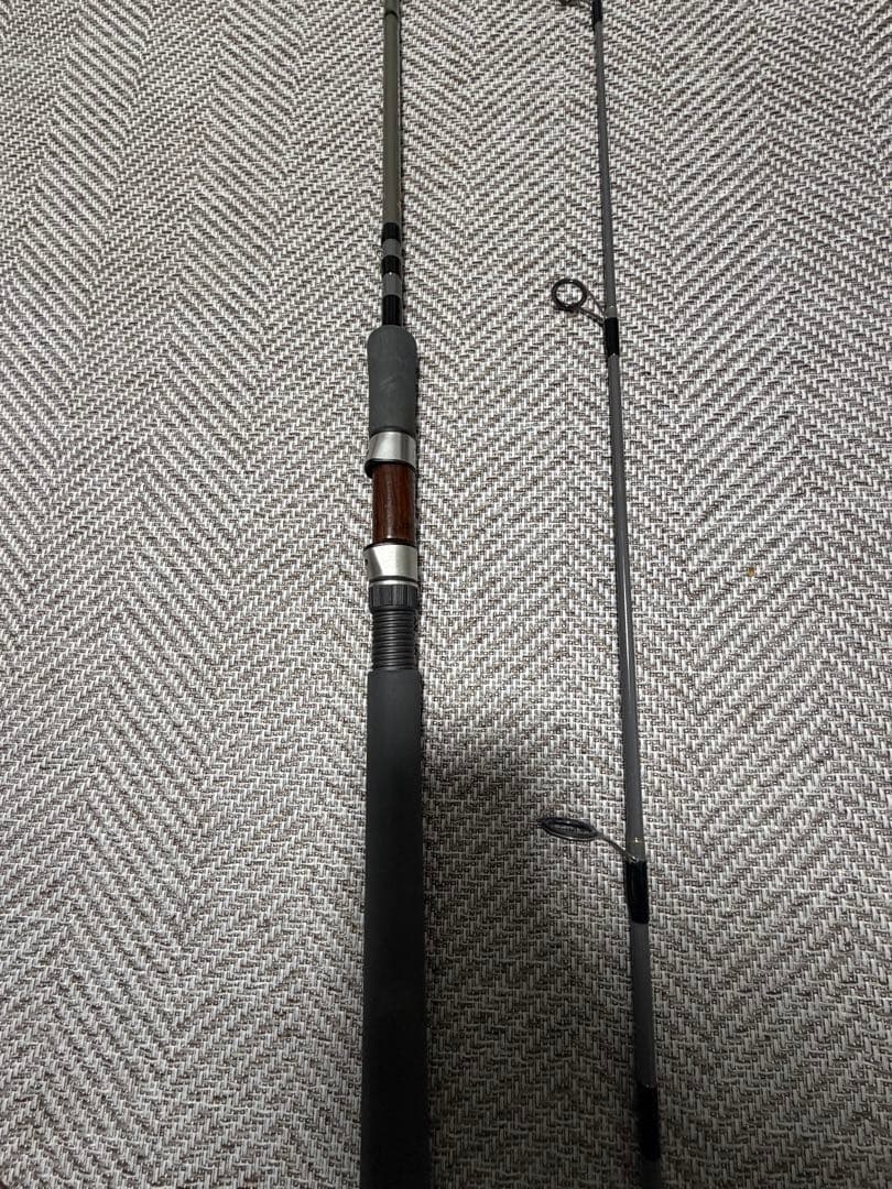 ザウルス　ボロンシャフト　BLACK FIN 86