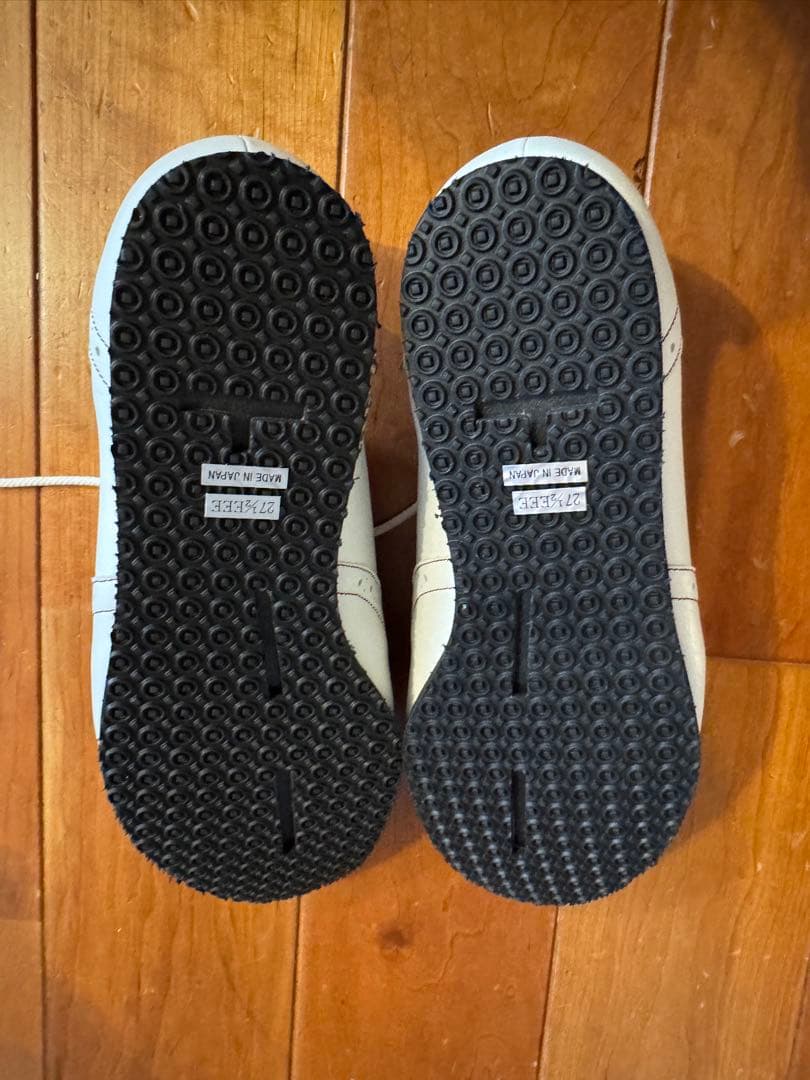 侍伊織　新シューズ WTライン ゴルフシューズ 収納袋付き