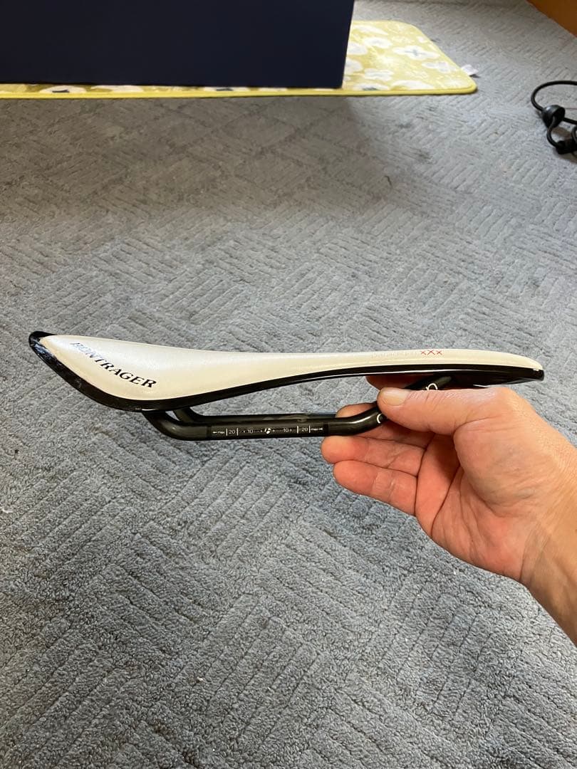 BONTRAGER XXX サドル ホワイト/ブラック