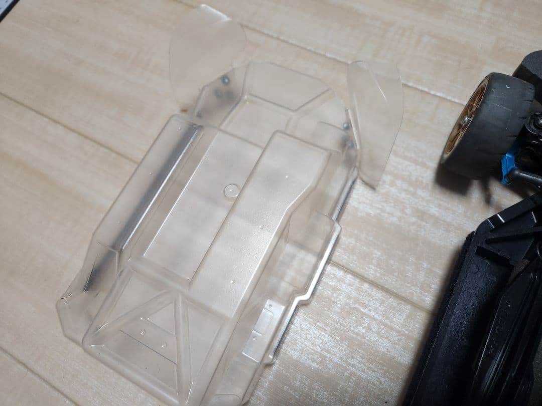 タミヤ TT-02 オプション多数 サーボ、スペアパーツ、ボディ付き シャーシ