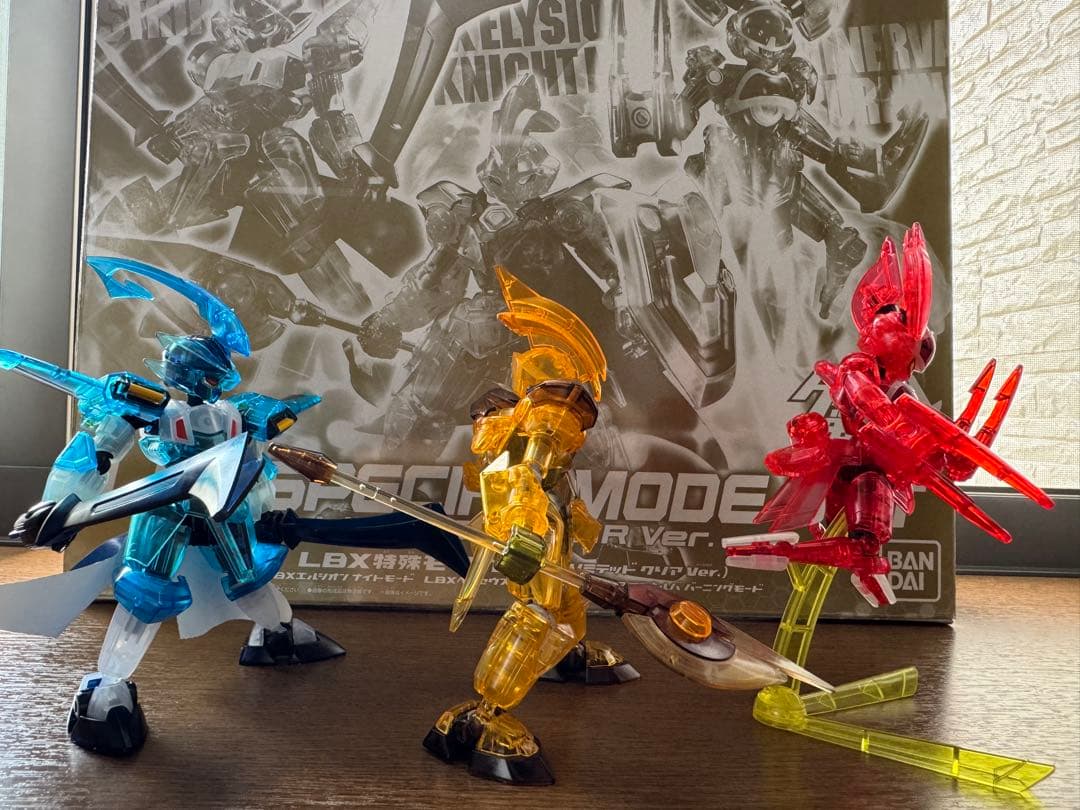 《メルカリ市限定価格》ダンボール戦機 LBX特殊モードセット(リミテッドクリア)