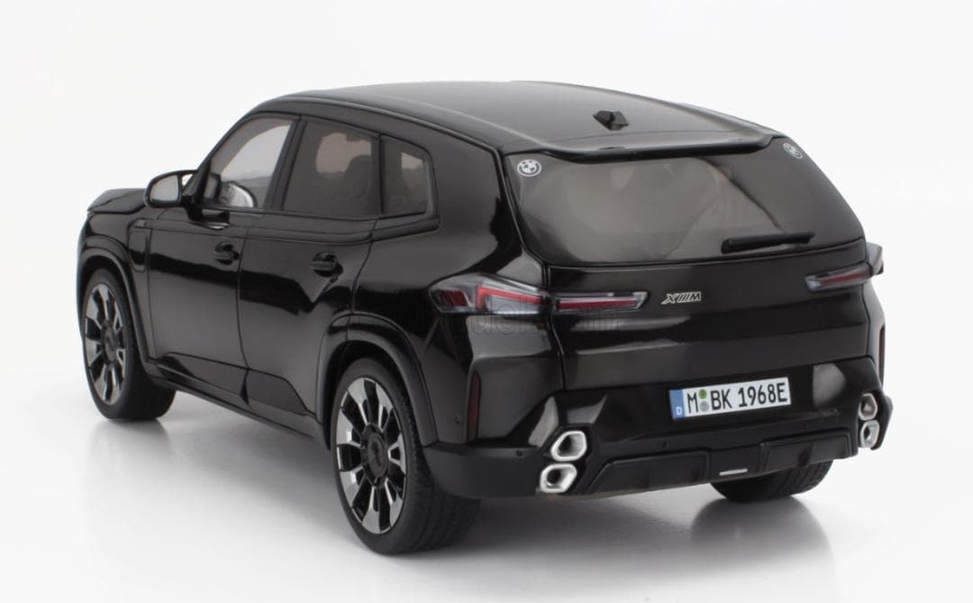 【新品】  XM (G09) ミニチャンプス 1/18 ミニカー