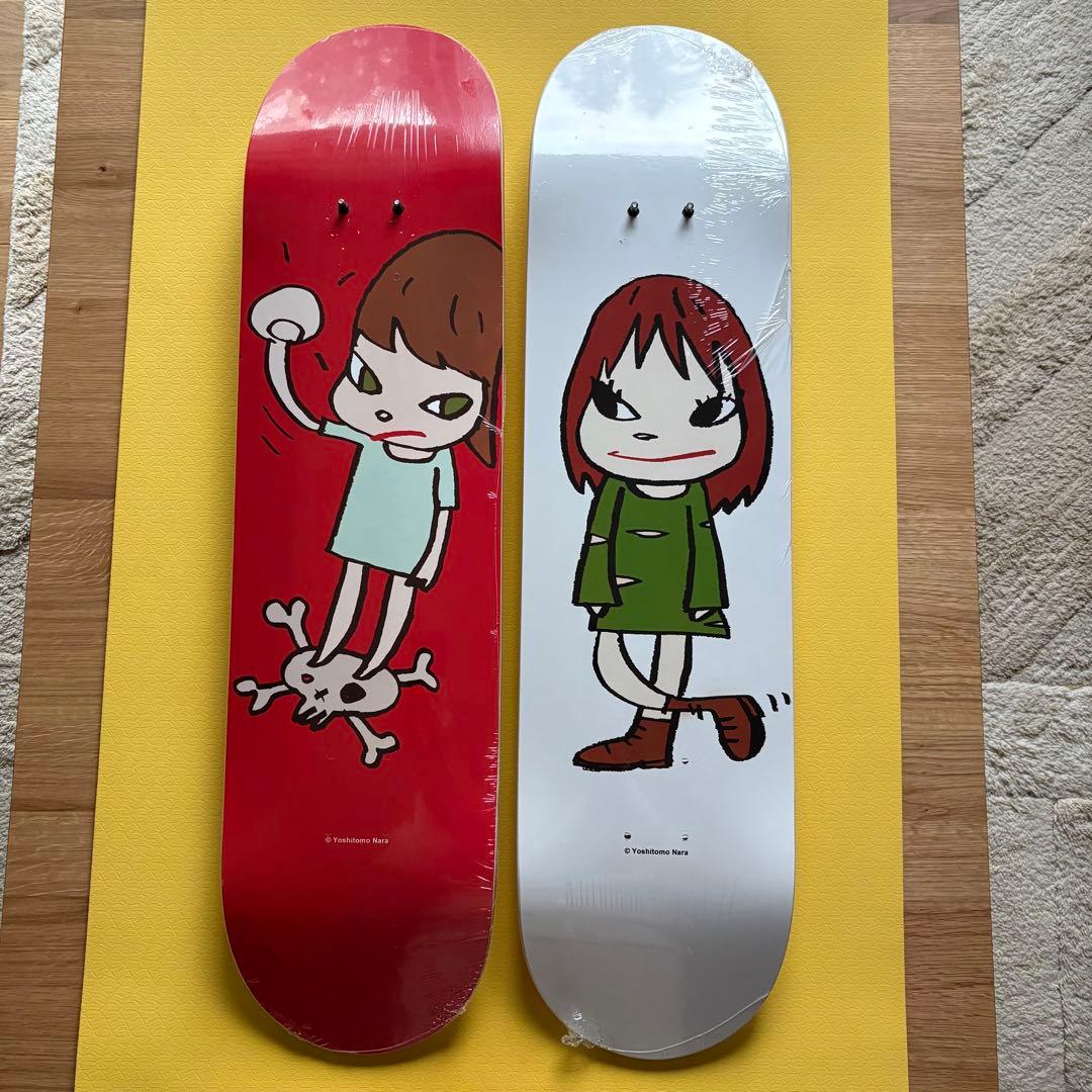 奈良美智　MoMA スケートボード　赤白2枚セット　付属カード・金具・元箱あり