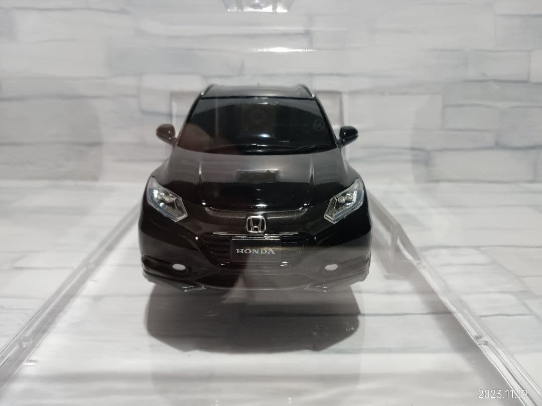 1/24 ホンダ　カラーサンプル　ミニカー　ヴェゼル　クリスタルブラックパール