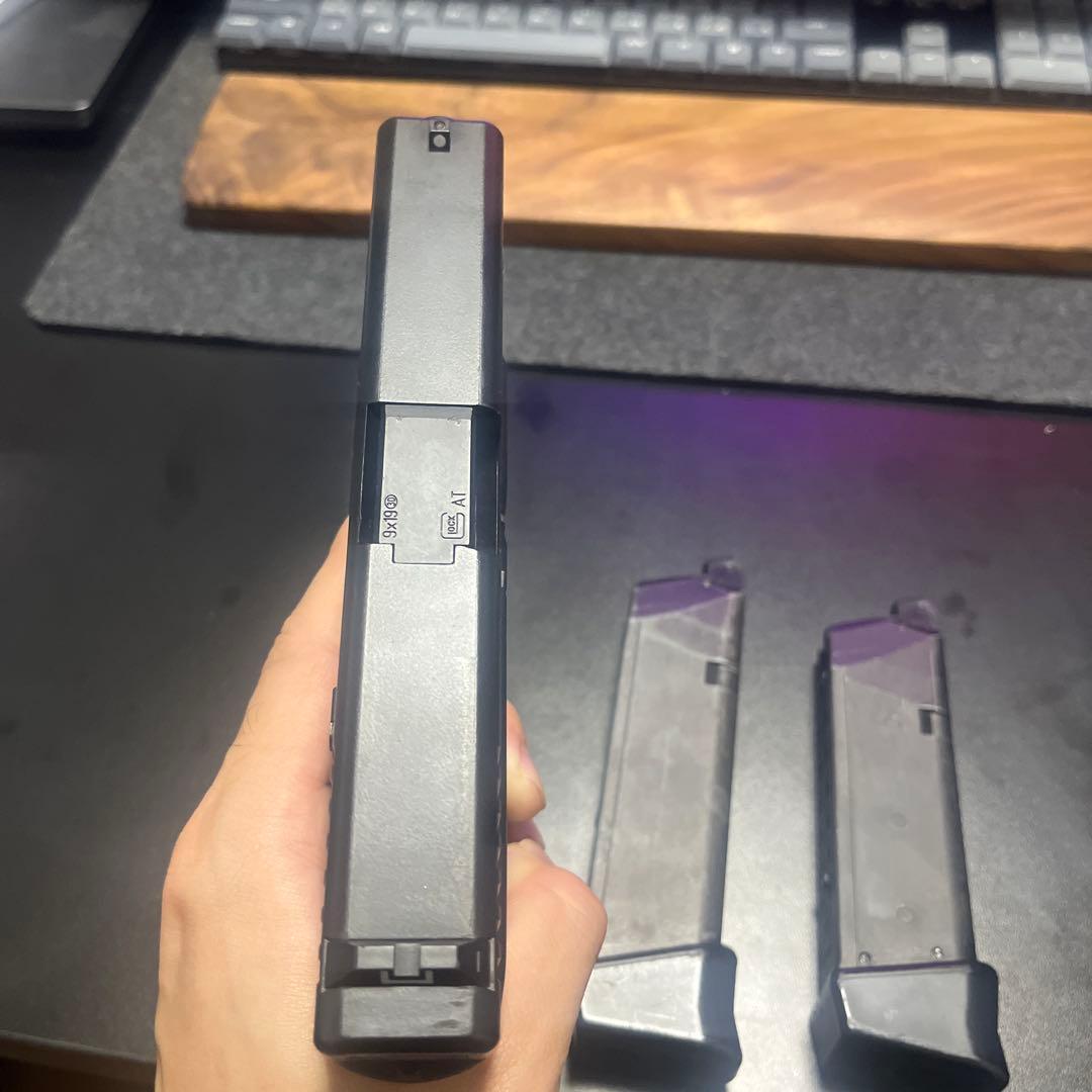 Glock 19 東京マルイ　ガスガン マガジン4本付き