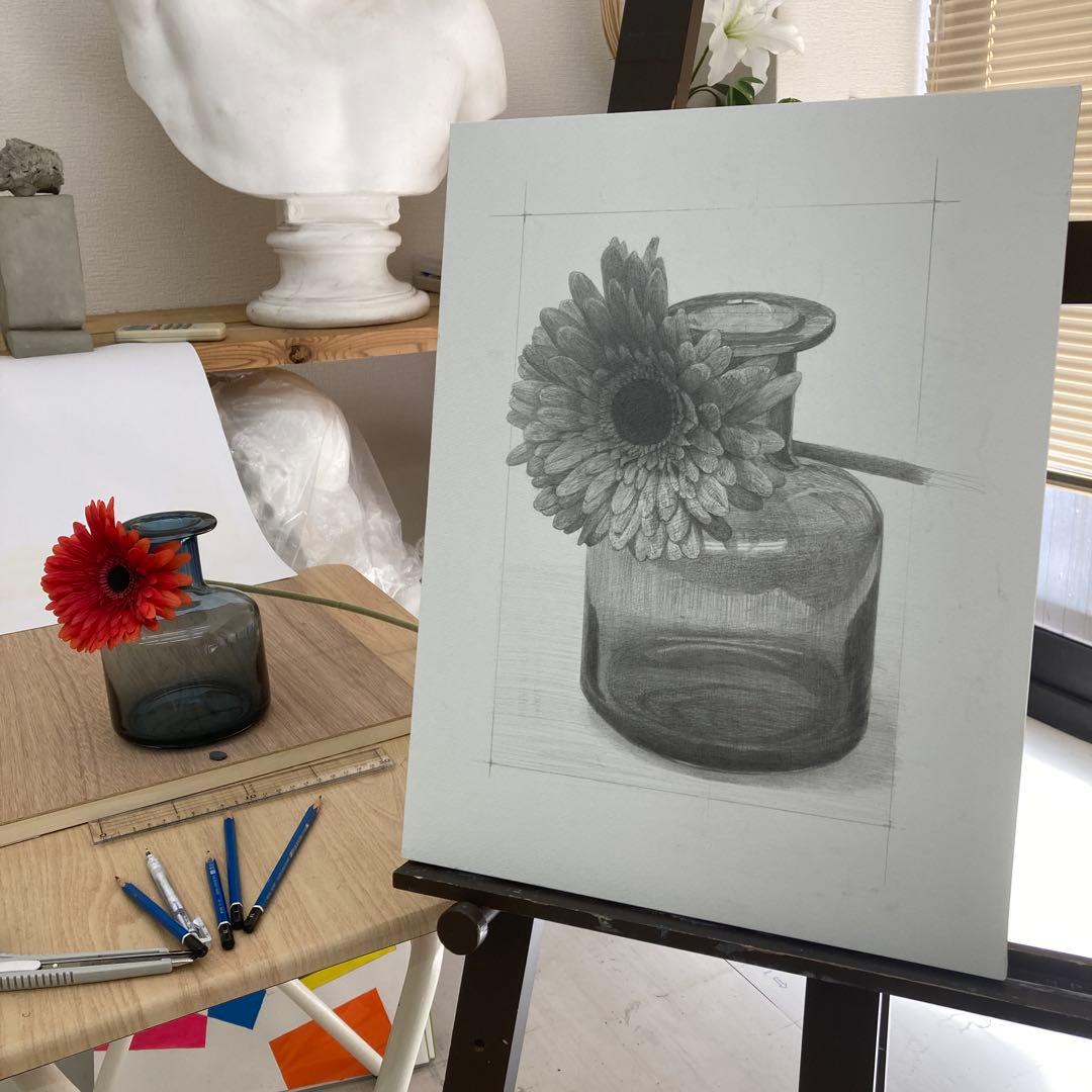 IKEAの花瓶とガーベラの鉛筆画