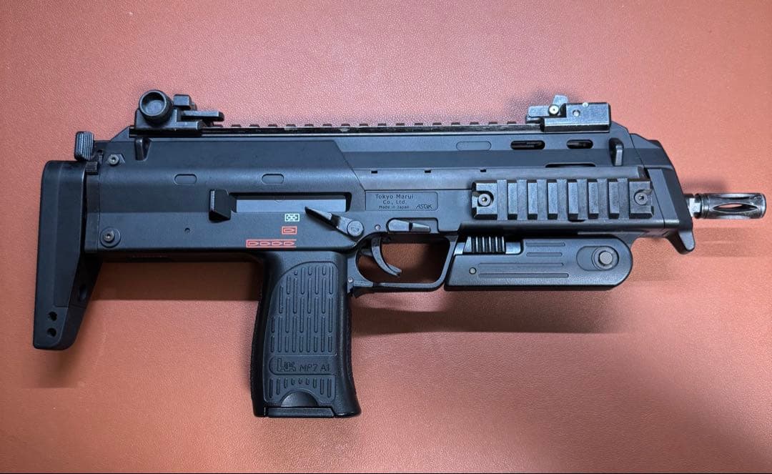 動作確認済み 東京マルイ MP7電動ガン　マガジン3個