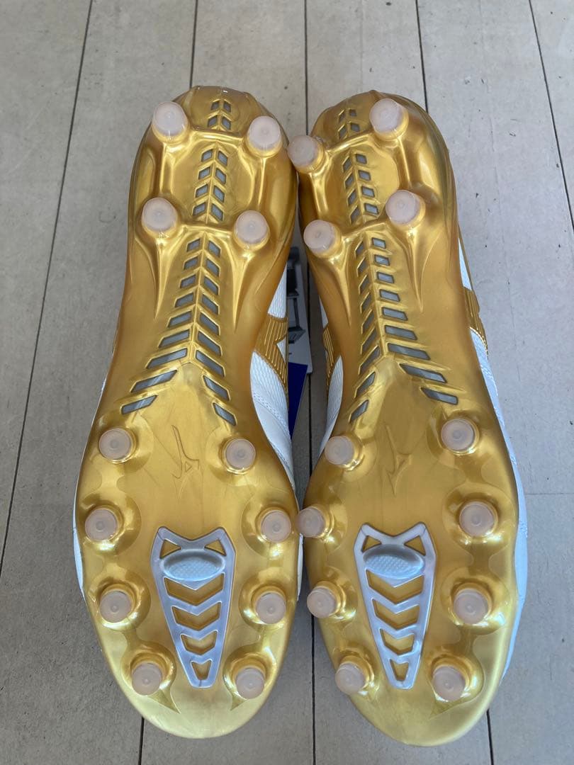 モレリアネオ4βジャパン　白✖️金　25.5㎝　新品。