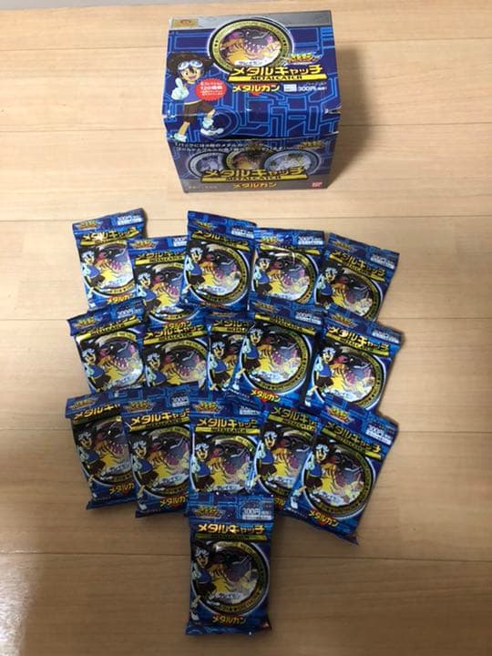 デジモンアドベンチャー　メタルキャッチ  メタルカン　16個セット