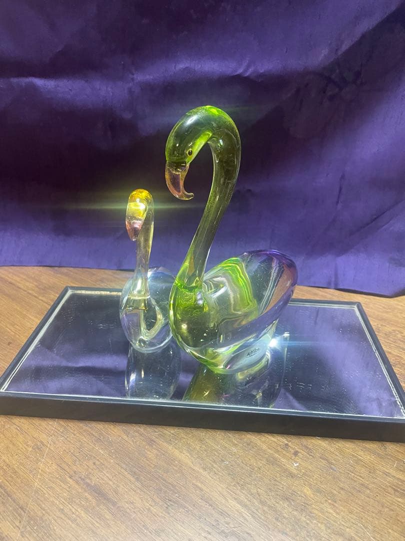 ガラス製白い鳥の彫刻