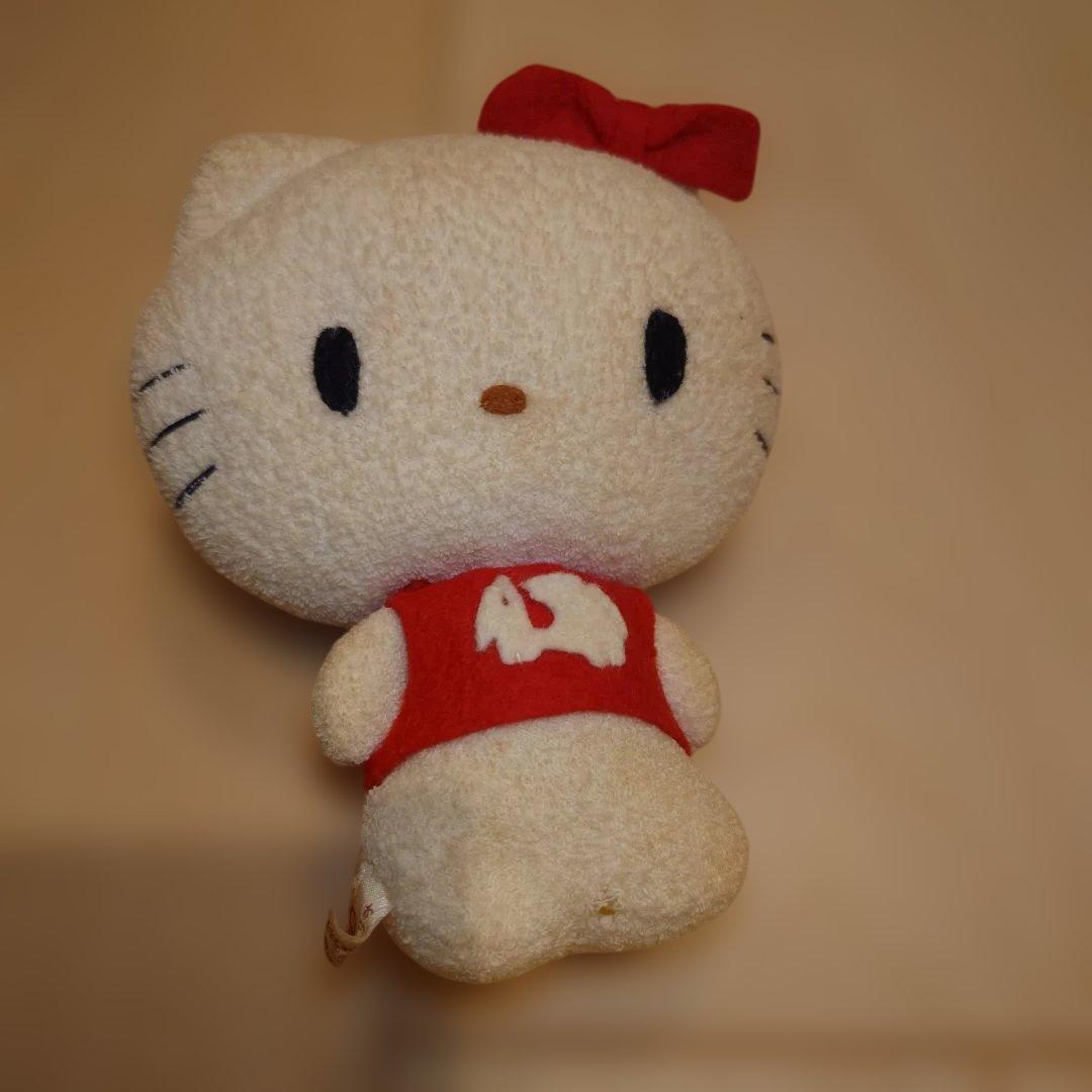 昭和レトロ　ハローキティ ぬいぐるみ 赤いシャツ