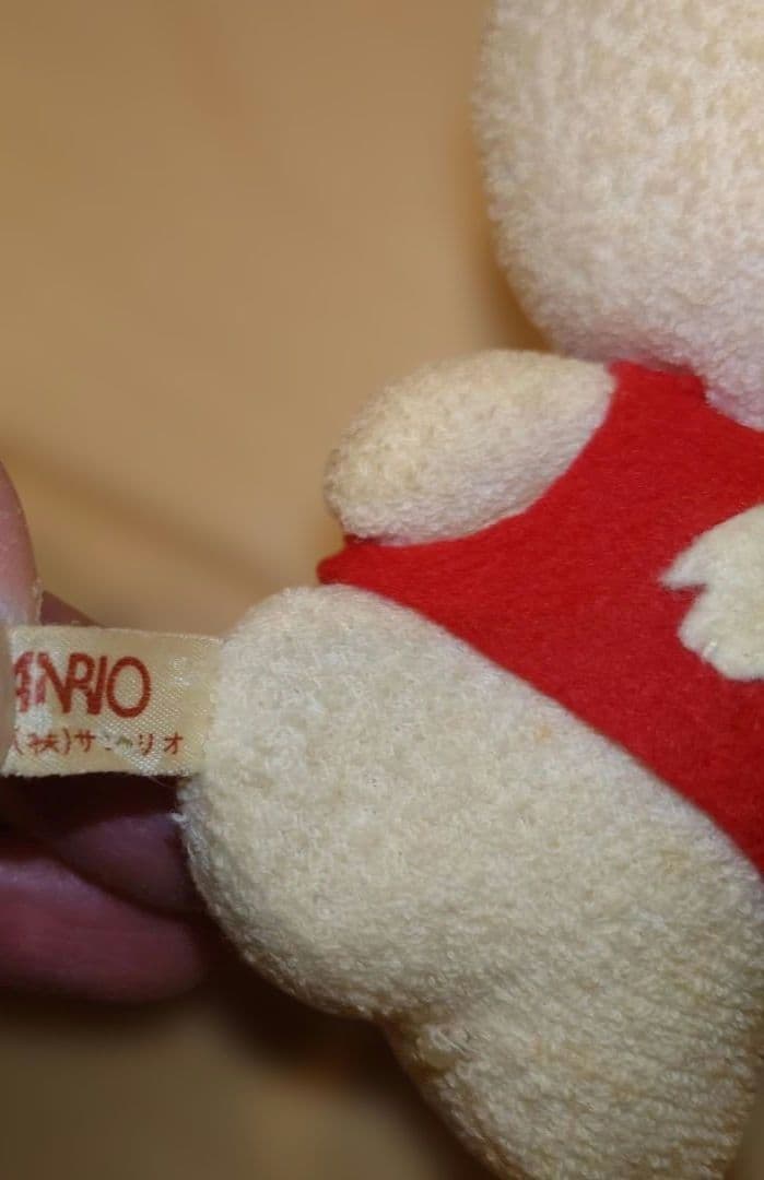 昭和レトロ　ハローキティ ぬいぐるみ 赤いシャツ