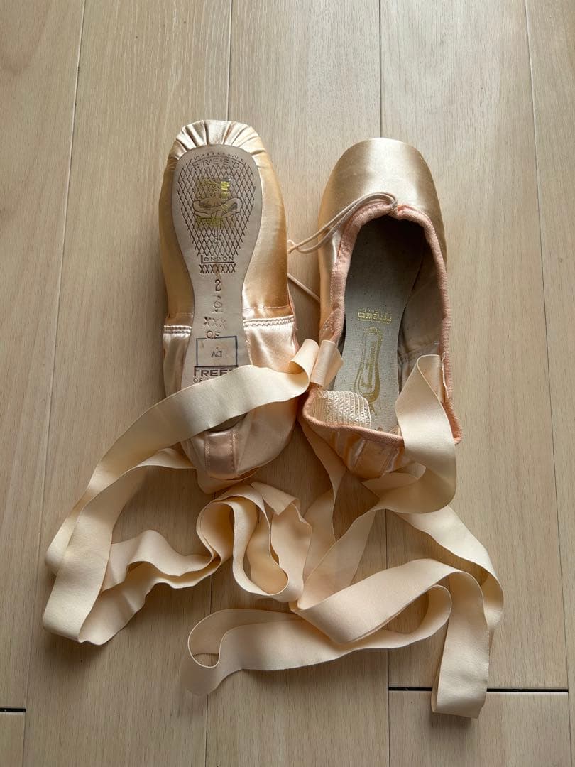【新品未使用】Freed トゥシューズ サイズ2 XXX マーク ト音記号