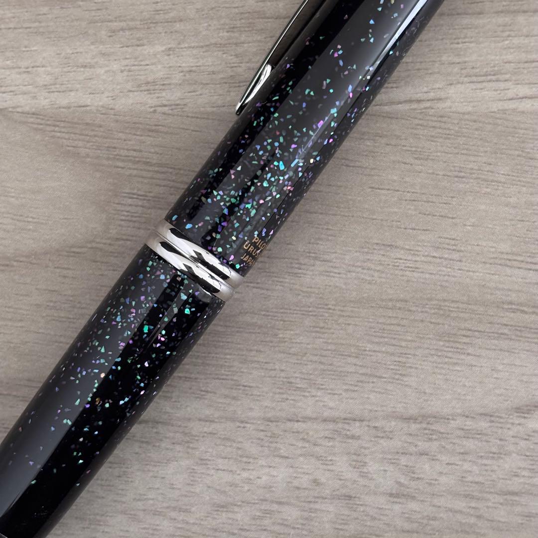 【美品】パイロットキャップレス螺鈿ブラック太字 万年筆18k廃番ニブ