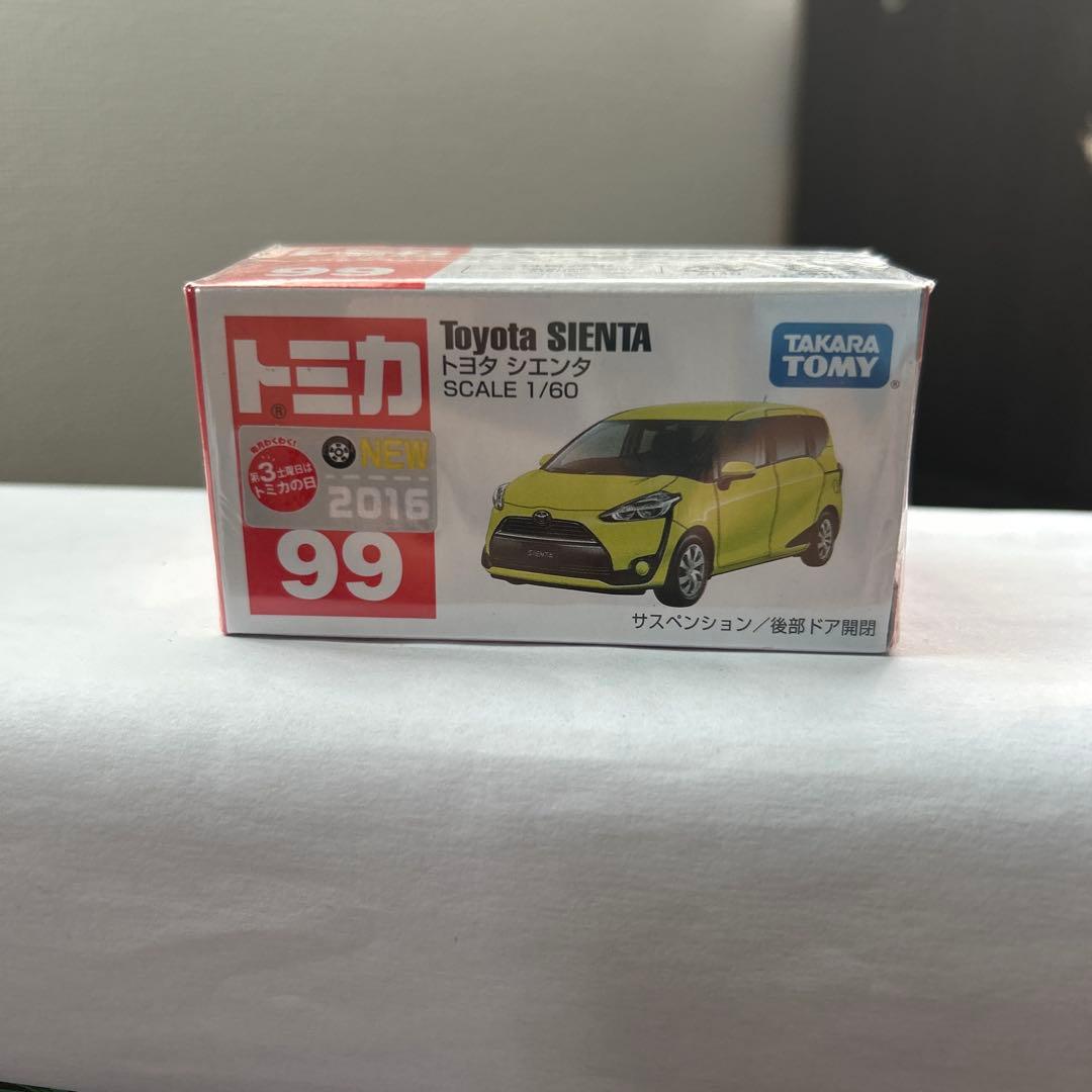 トミカ　トヨタ　シエンタ　廃盤　レア　未開封　新車シール付き