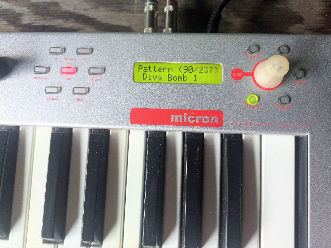 Alesis micron シンセサイザー「ジャンク」ケース付き！