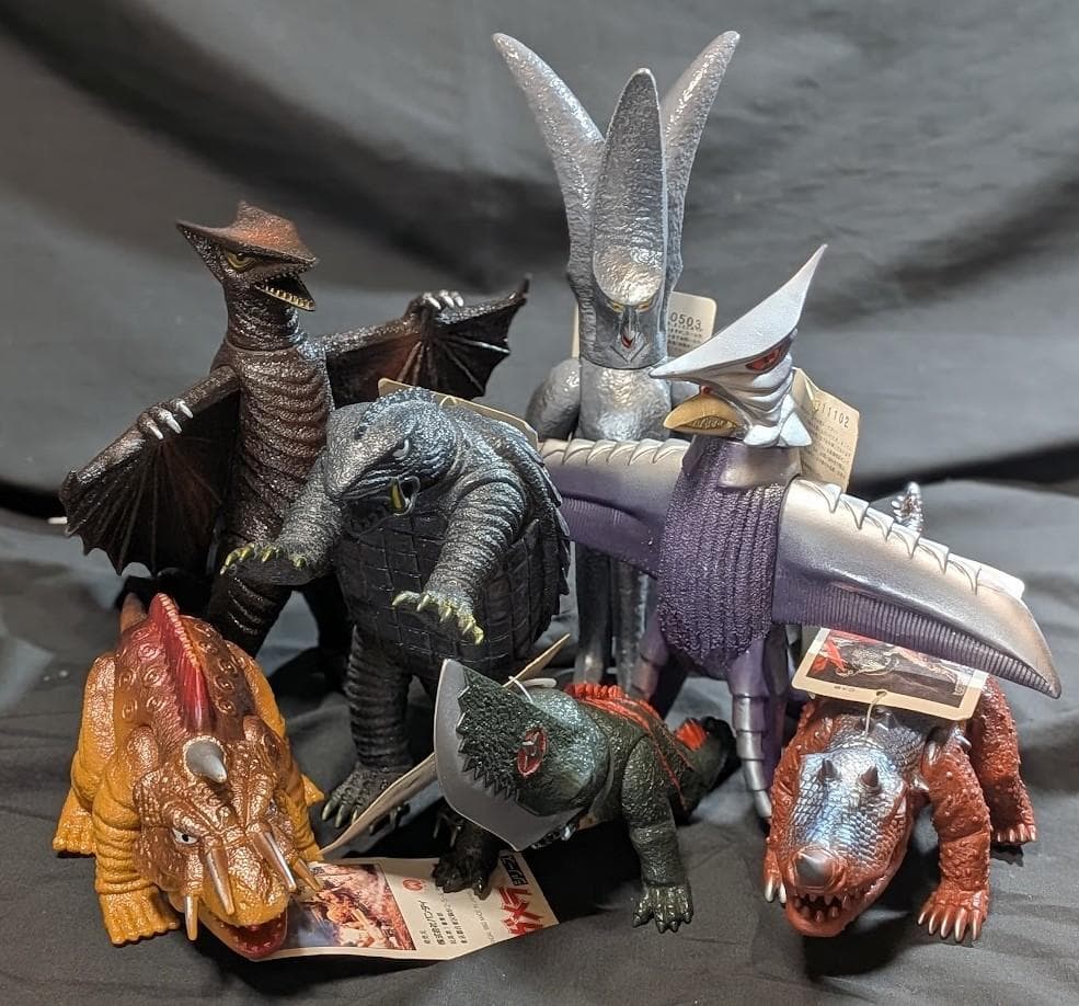 昭和ガメラ＆対戦怪獣（バンダイ）タグ付ソフビ コンプリート７体セット