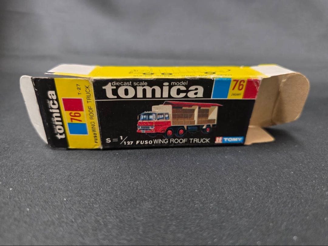 トミカ黒箱76ふそうウイングルーフトラック レース配布品 非売品