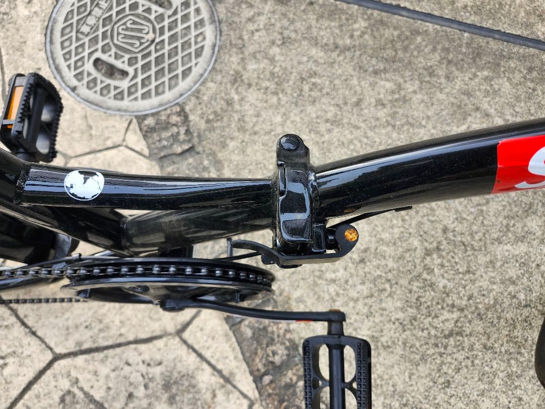 折りたたみノーパンクタイヤ 自転車 ブラック20インチ(足立区引き取り限定)